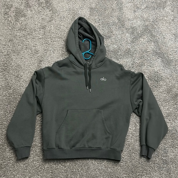 ALO Yoga Tops - ALO ACCOLADE HOODIE - Dark Cactus